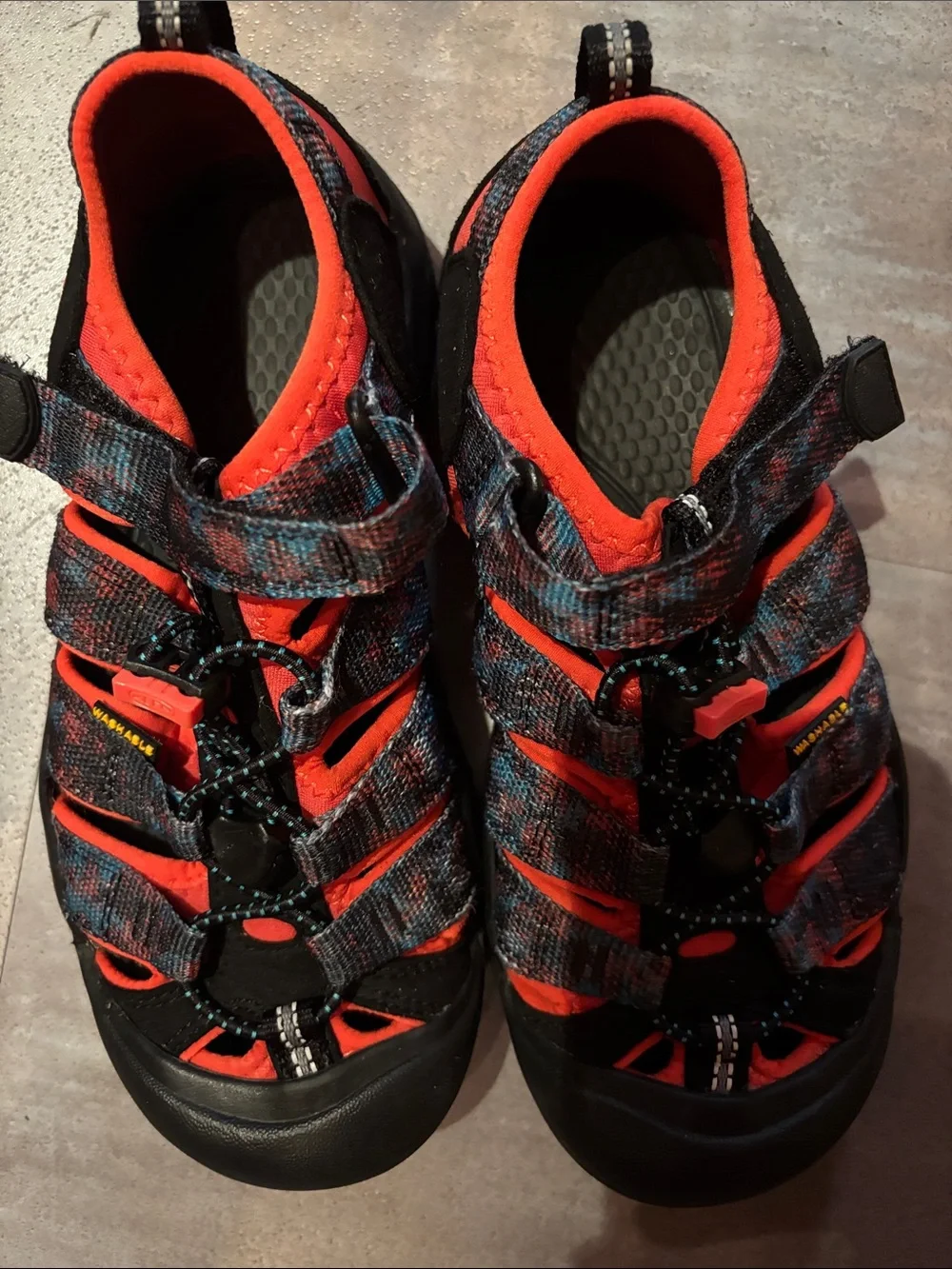 Keen Kid’s Black and Red Closed-Toe Sport Sandals size 3